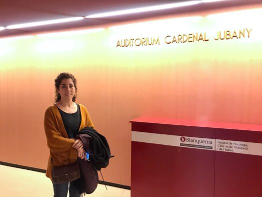 La Dra. Laia Garcia a l'auditori de la Facultat Blanquerna, on es va celebrar la conferència